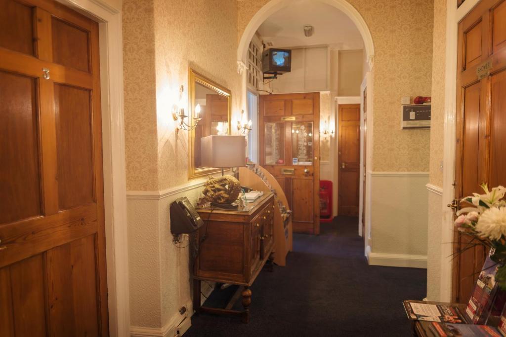 Elder York Guest House Единбург Екстериор снимка
